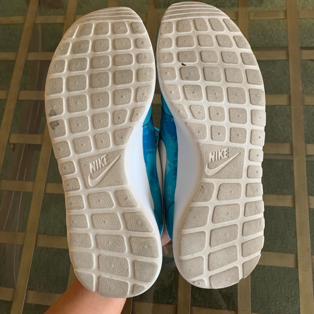Nike Roshe - Picture 4 of 4